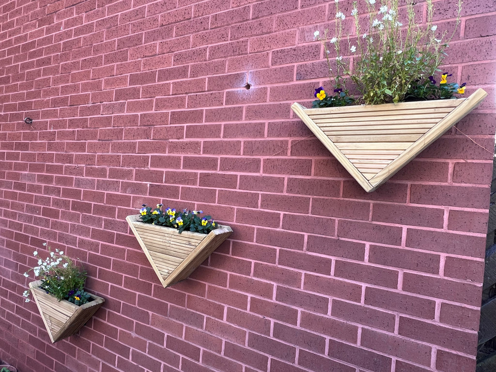 Outdoor wall-mounted planter